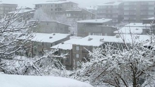Hakkaride kar yağışı