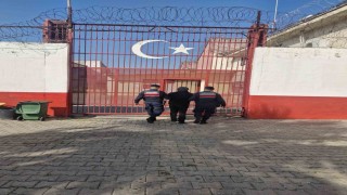 Hapis cezasıyla aranıyordu jandarmadan kaçamadı