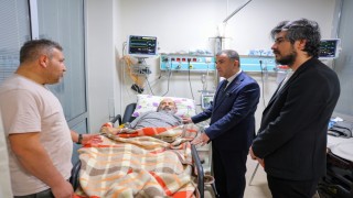 Hastanede tedavi gören vatandaşlara bayram ziyareti