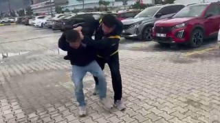 Hatay'da Akaryakıt Tuvaletinde Şok Olay
