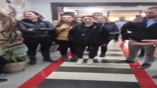 Hayvan barınağındaki şok görüntüler sonrası hayvanseverler belediyeyi bastı