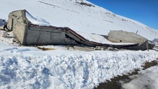 Iğdırda ahır çöktü: Hayvanların önceden çıkarılması facianın önüne geçti
