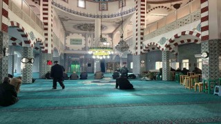 Iğdırda Caferi camilerinde Hamaney ve hayatını kaybedenler için dualar okundu