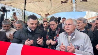 İlber Ortaylı için Fatih Camiinde cenaze töreni düzenleniyor