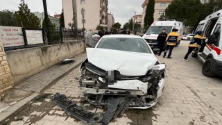 İnegölde otomobiller çarpıştı: 5 yaralı