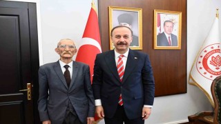 Ispartada bir vatandaş Savunma Sanayii Destekleme Fonuna 100 bin lira bağışladı