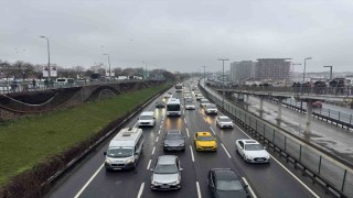 İstanbulda bayram dönüşü trafik yoğunluğu