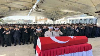 İstanbuldaki kazada şehit olan polis memuru son yolculuğuna uğurlandı