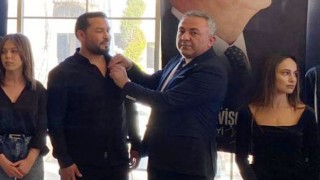 İYİ Parti İl Başkanı Kılıç, Yeni Üyelere Rozet Taktı
