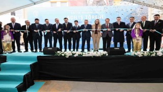 İzmirde 1 milyar lirayı aşan yatırımla 20 yeni okul eğitime açıldı