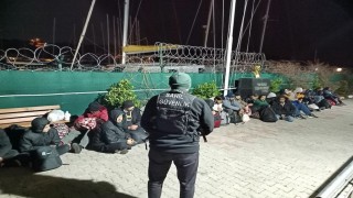 İzmirde 28 düzensiz göçmen yakalandı