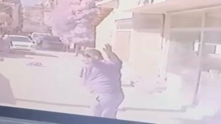 İzmirde alacak verecek kavgası kanlı bitti: 1 yaralı