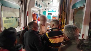 Kadıköyde alkollü şahıs ekipleri uğraştırdı: Ben iyiyim diyerek tedaviyi reddetti