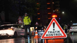 Kadıköyde kural tanımayana geçit yok: Trafikte ihlale anında müdahale