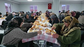 Kadınlar dinleniyor, tüm köylü Ramazan boyunca aynı sofrada buluşuyor