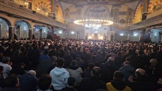 Kadir Gecesinde camiler doldu taştı