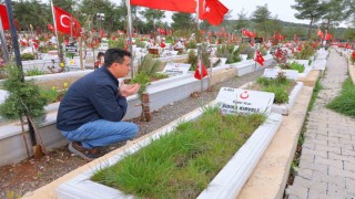 Kahramanmaraş deprem mezarlığında hüzünlü bayram