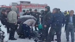 Kamyonetler kafa kafaya çarpıştı: 1 kişi hayatını kaybetti