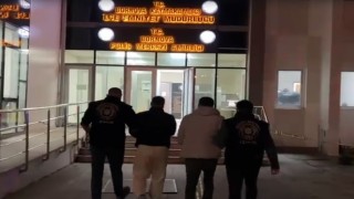 Kapıyı polisiz diyerek açtırdılar, silahla vurup 550 bin lira parayı çaldılar