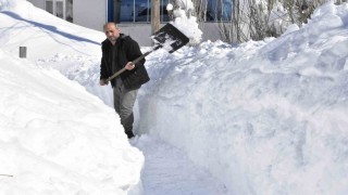 Kar tünelinden evlere ulaşım