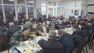 Karaören köylüleri ve misafirleri iftar yemeğinde bir araya geldi