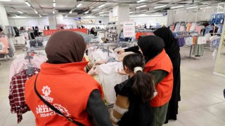 Karatay Gençlik Meclisi gönüllülerinden çocuklara bayram sürprizi