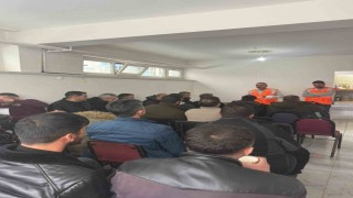 Karayazı esnaf derneğinden örnek dayanışma