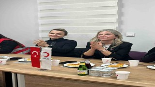 Karsta Kızılaydan üniversite öğrencilerine Anne Eli iftarı