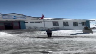 Karsta küçük yürekten büyük gurur: 2. sınıf öğrencisi İstiklal Marşının 10 kıtasını ezbere okudu, video viral oldu
