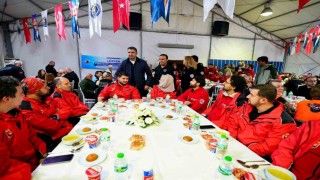 Kartal Belediyesi, Afet ve Arama Kurtarma ekiplerini iftar sofrasında buluşturdu