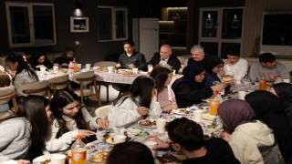 Kartepede gençler Bir Sofra Bir Hikaye iftarında buluştu