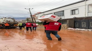 Kasrik selle sarsıldı, Kızılay yaraları sarmak için çalışma başlattı