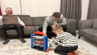 Kaymakam Kaptanoğlu Mardinde şehit düşen Erginin ailesiyle iftar sofrasında buluştu