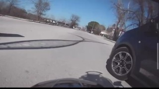 Keşanda motosiklet hafif ticari araca çarptı: 2 kişi yaralandı