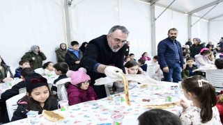 Kestelli çocuklar, tekne oruçlarını birlikte açtı