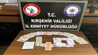 Kıraathanede kumar oynayan 4 kişiye para cezası