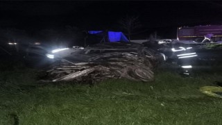 Kırıkhanda hurdaya dönen otomobilin sürücüsü yaralandı