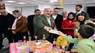 Kızılay 450 çocuğu gönül sofrasında buluşturdu