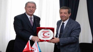 KKTC Dışişleri Bakanı Ertuğruloğlu, TBMM Milli Savunma Komisyonu Başkanı Akar ile görüştü