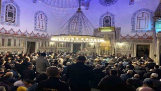 Kocaelide Kadir Gecesi camilerde dualarla idrak edildi