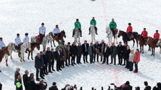 Kökbörü ve Kızak Şampiyonası 5 bin kişiyi Erciyeste buluşturdu