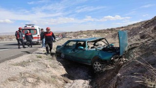 Kontrolden çıkan Fiat Tofaş otomobil karşı şeride geçti: 1 yaralı