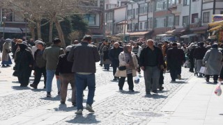 Konyanın Tarihi Bedesten Çarşısında bayram yoğunluğu