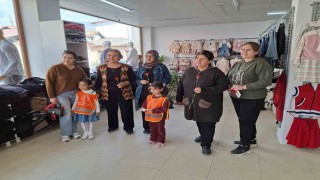 Köyceğizde minik öğrencilerden kadınlara anlamlı jest