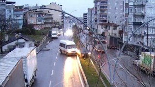 Kural ihlalleri kazalara yol açtı: O anlar kameraya yansıdı
