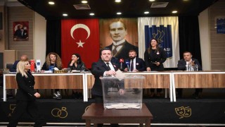 Kuşadası Belediye Başkanı Günelin yerine Demirtaş getirildi