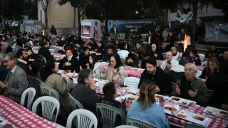 Kuşadasında Ramazan ayının bereketi paylaştıkça çoğalıyor