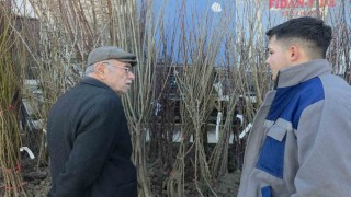 Kütahyada fidan satışlarına ilgi