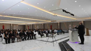Lise öğrencileri tıp sempozyumuna katıldı