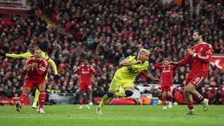 Liverpool, Tottenhama son dakikada takıldı